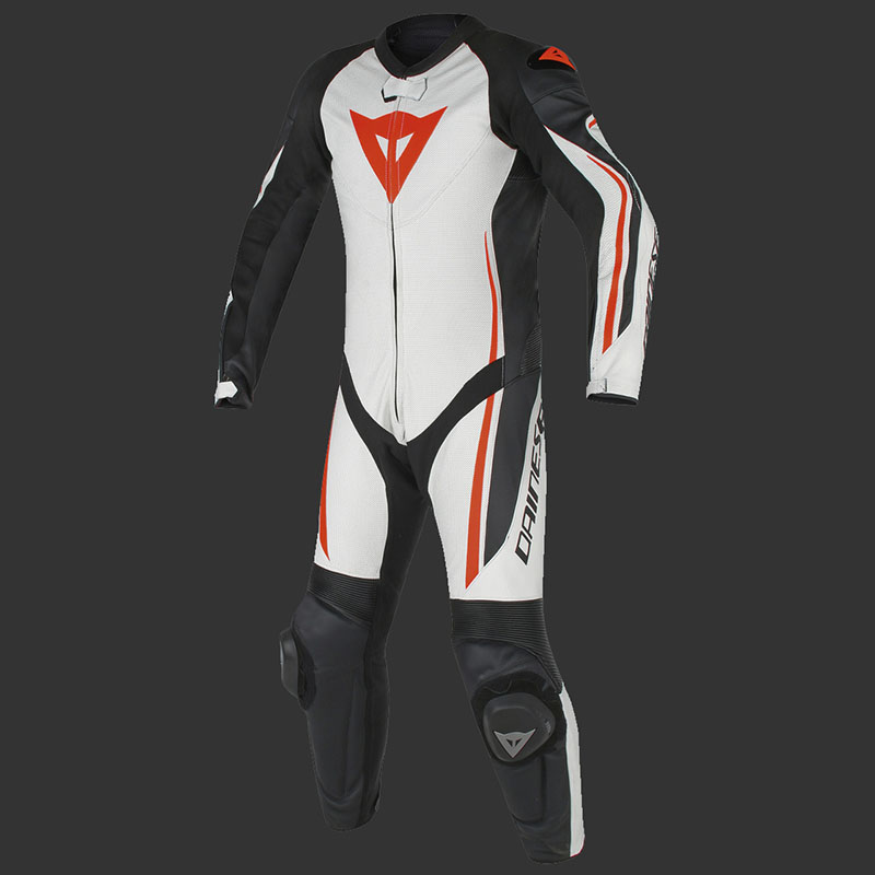 DAINESE Комбинезон кожаный ASSEN цельный черно-бело-красный-флуоресцентный перфорированный - DAINESE Комбинезоны - куртки - Мотоэкипировка - Интернет-магазин мотоэкипировки и мотозапчастей MотоГанза